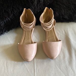 Blush ballet type shoe girls
